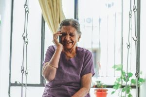 Weekly phone calls reconnect distant friends